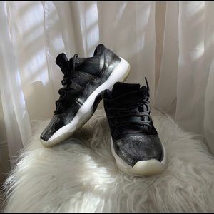 SOLD jordan retro 11 boys youth 4.5 low top